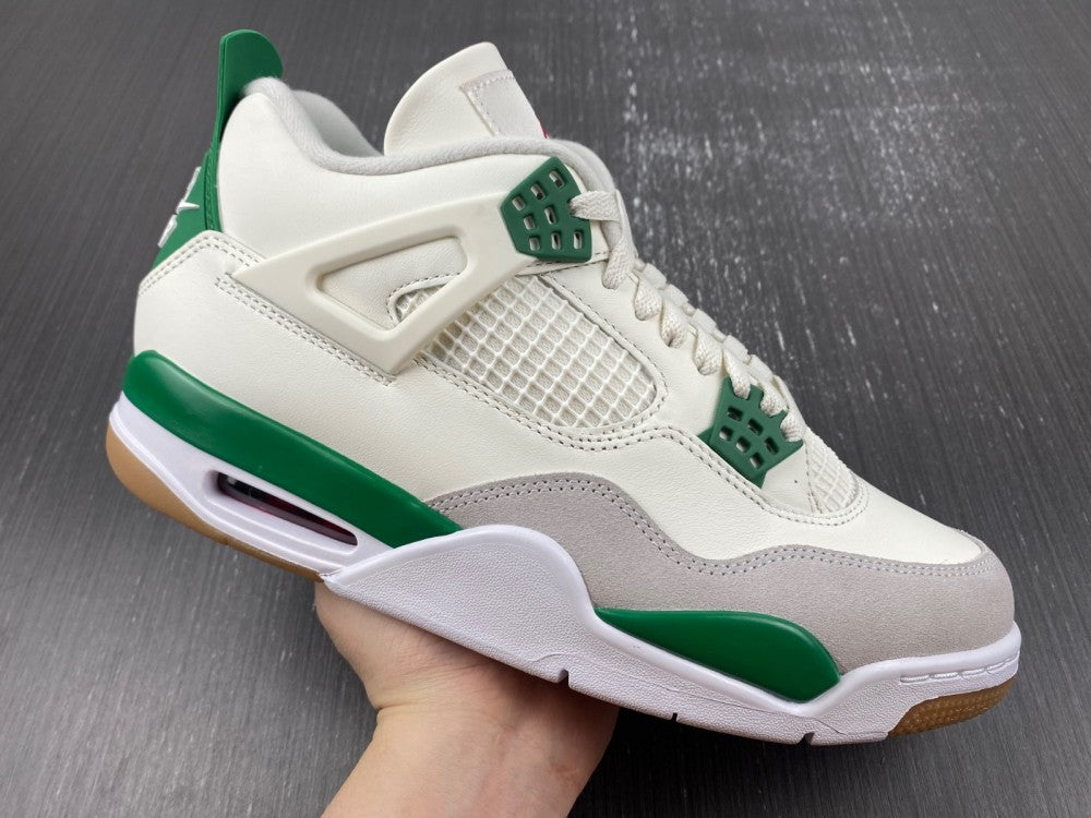 Air Jordan 4 Retro in the "Pine Green"
