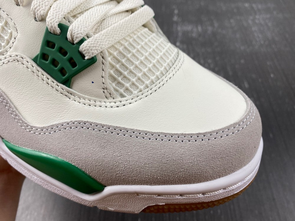 Air Jordan 4 Retro in the "Pine Green"