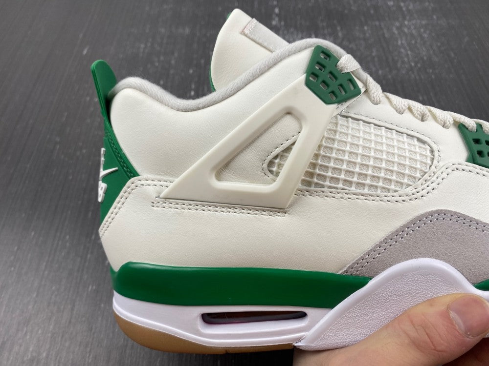 Air Jordan 4 Retro in the "Pine Green"