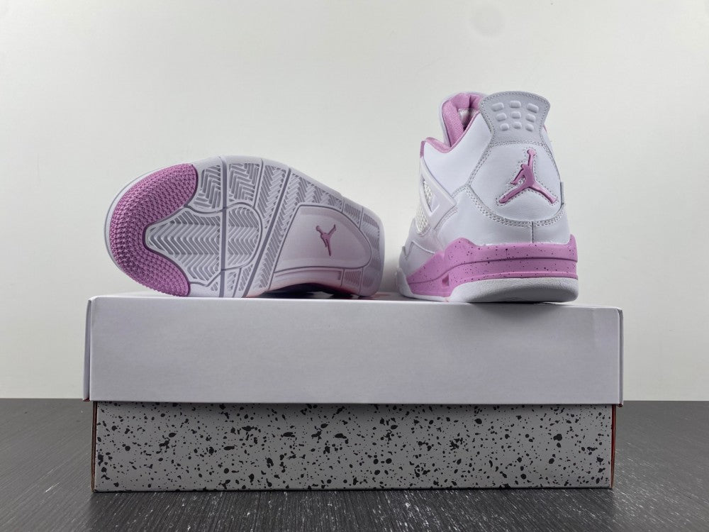 Air Jordan 4 Retro "Pink Oreo"