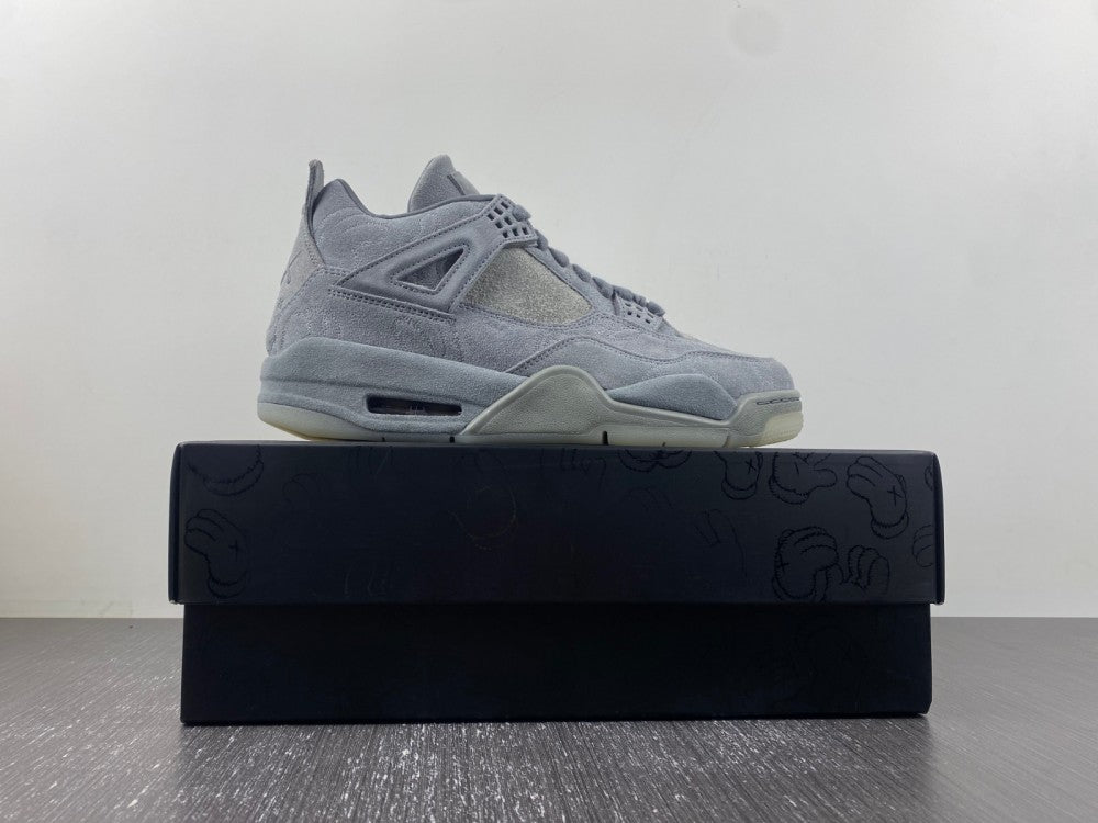 Jordan 4 KAWS x Air Jordan 4 "Cool Grey"
