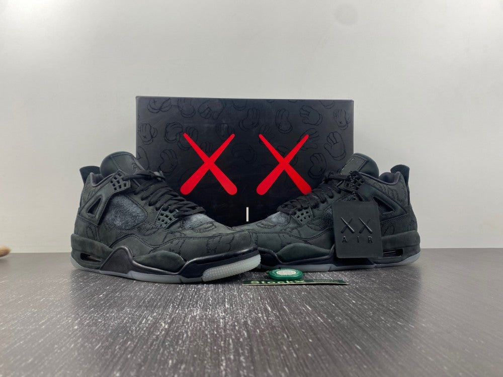 Air Jordan 4 Retro KAWS