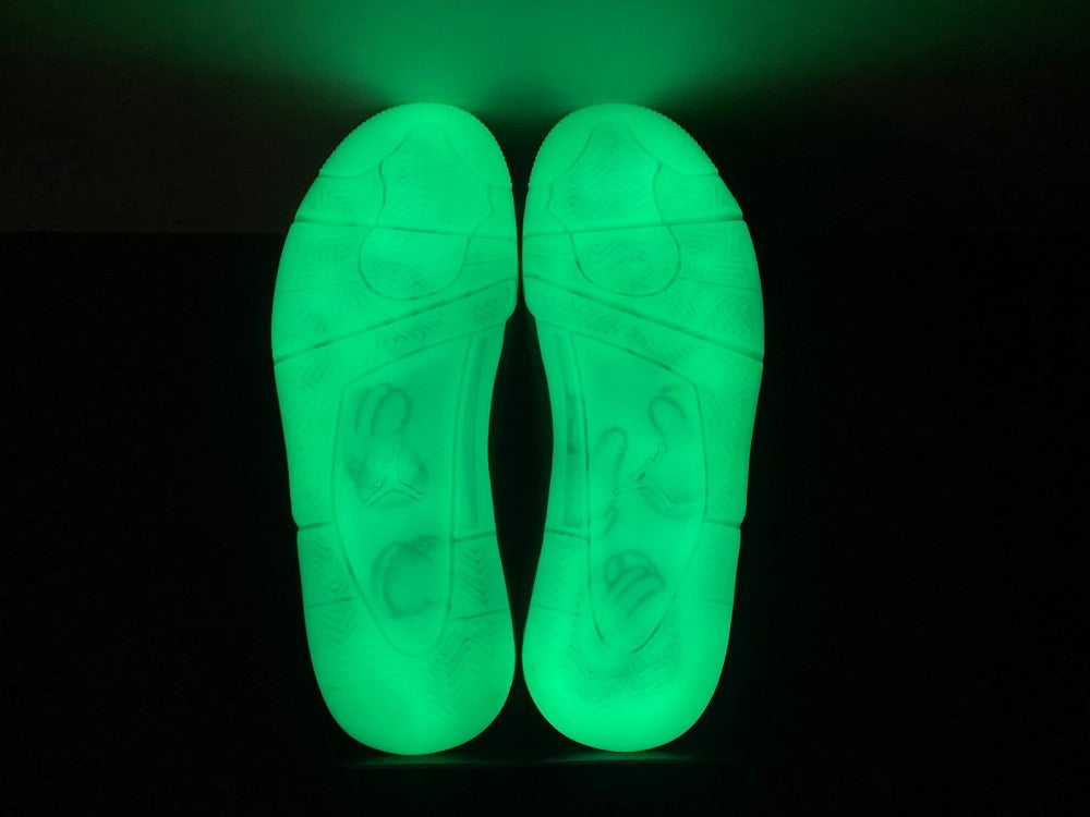 Jordan 4 KAWS x Air Jordan 4 "Cool Grey"