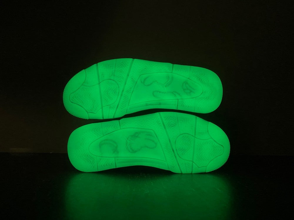 Air Jordan 4 Retro KAWS