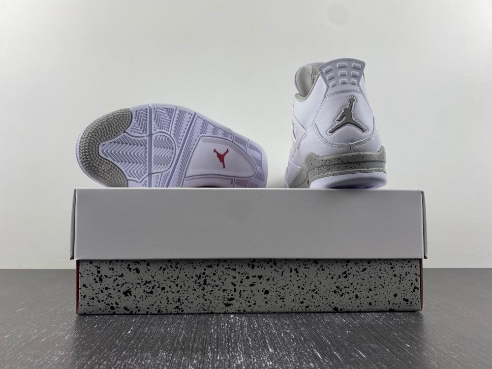 Air Jordan 4 Retro "White Oreo"