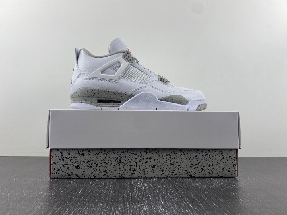 Air Jordan 4 Retro "White Oreo"