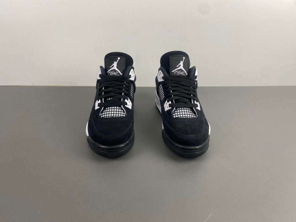 Air Jordan 4 Retro "White Thunder"