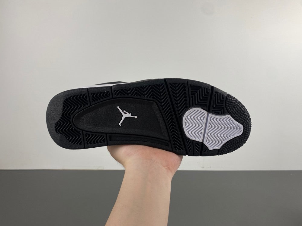 Air Jordan 4 Retro "White Thunder"