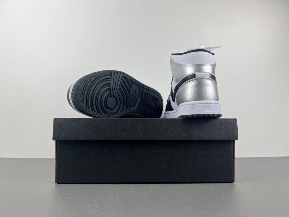 Air Jordan 1 High 'Silver Toe'
