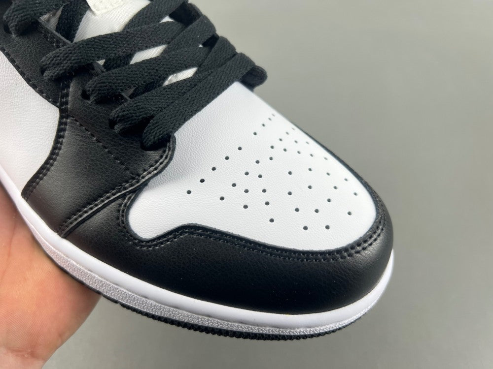 Air Jordan 1 High 'Silver Toe'