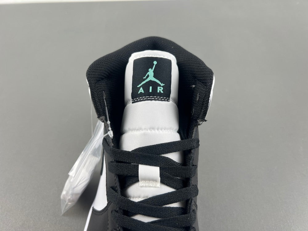 Air Jordan 1 High 'Silver Toe'