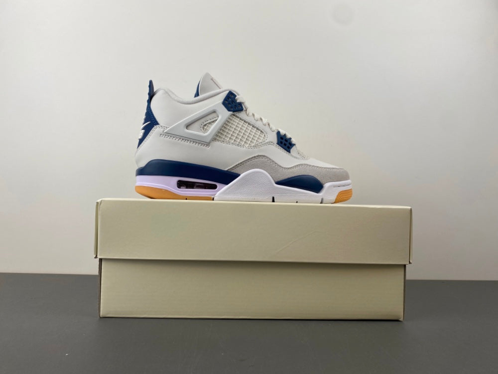 Air Jordan 4 Retro SP  "Summit White Navy"