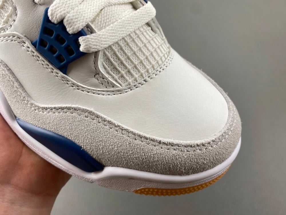 Air Jordan 4 Retro SP  "Summit White Navy"