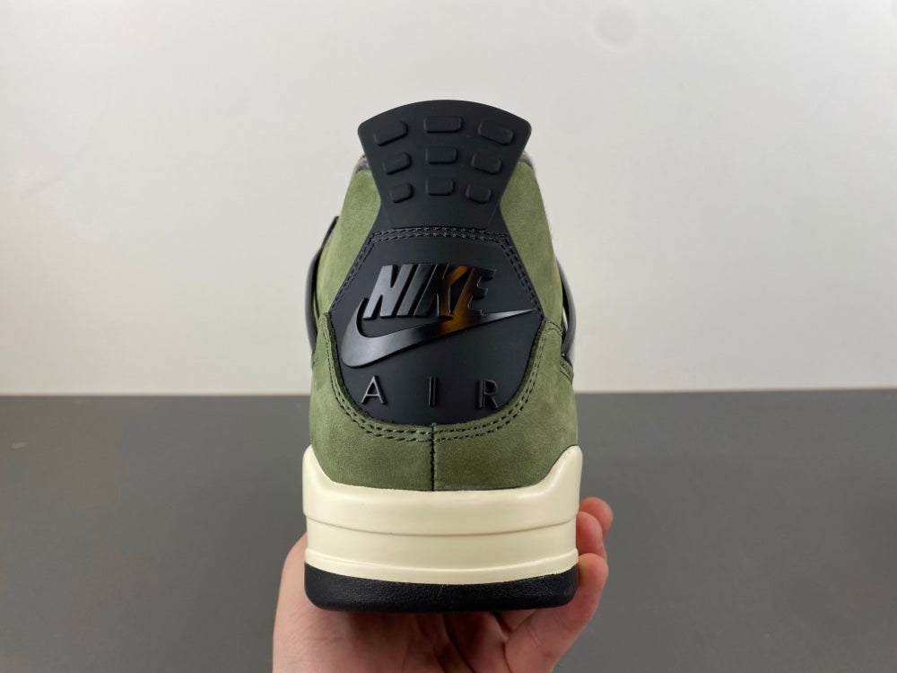 Air Jordan 4 Retro OG SP x Undefeated