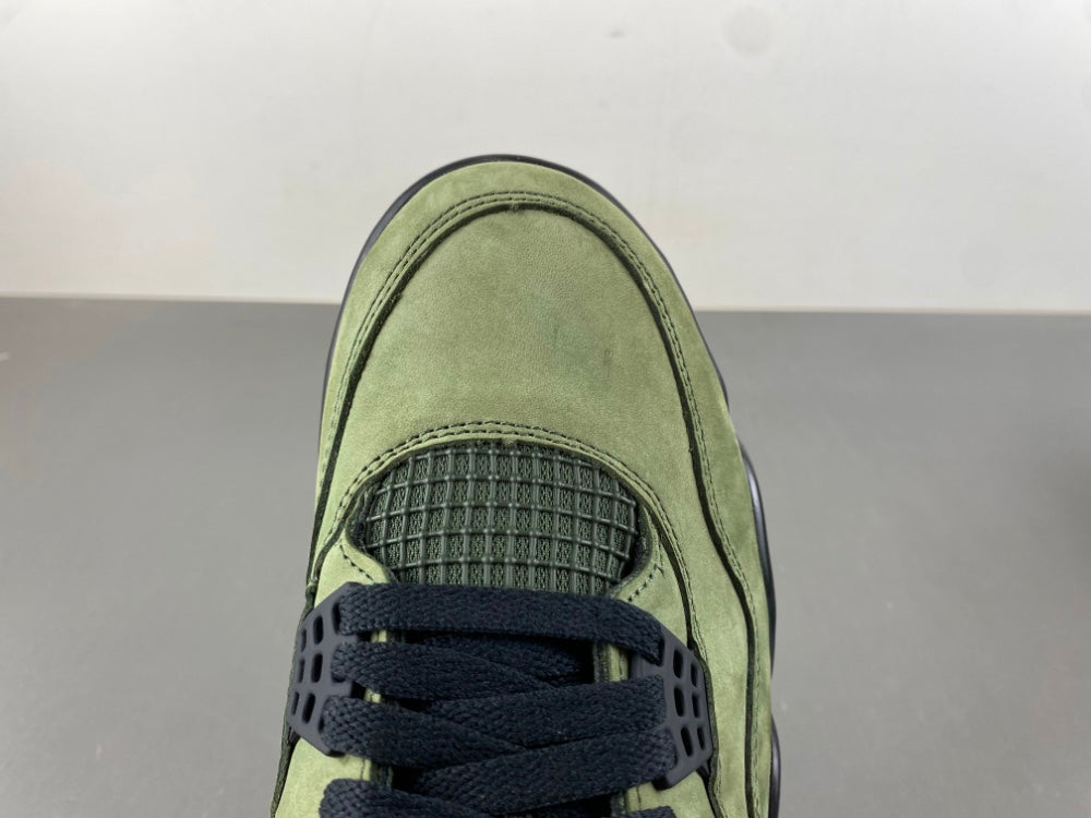 Air Jordan 4 Retro OG SP x Undefeated