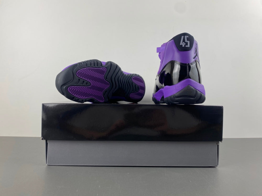 Air jordan 11 Black and Purple