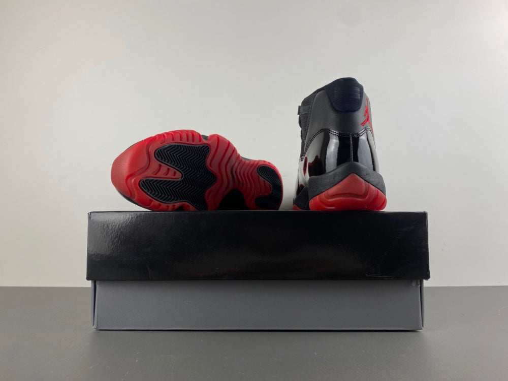 Air Jordan 11 Retro "Playoffs Bred"