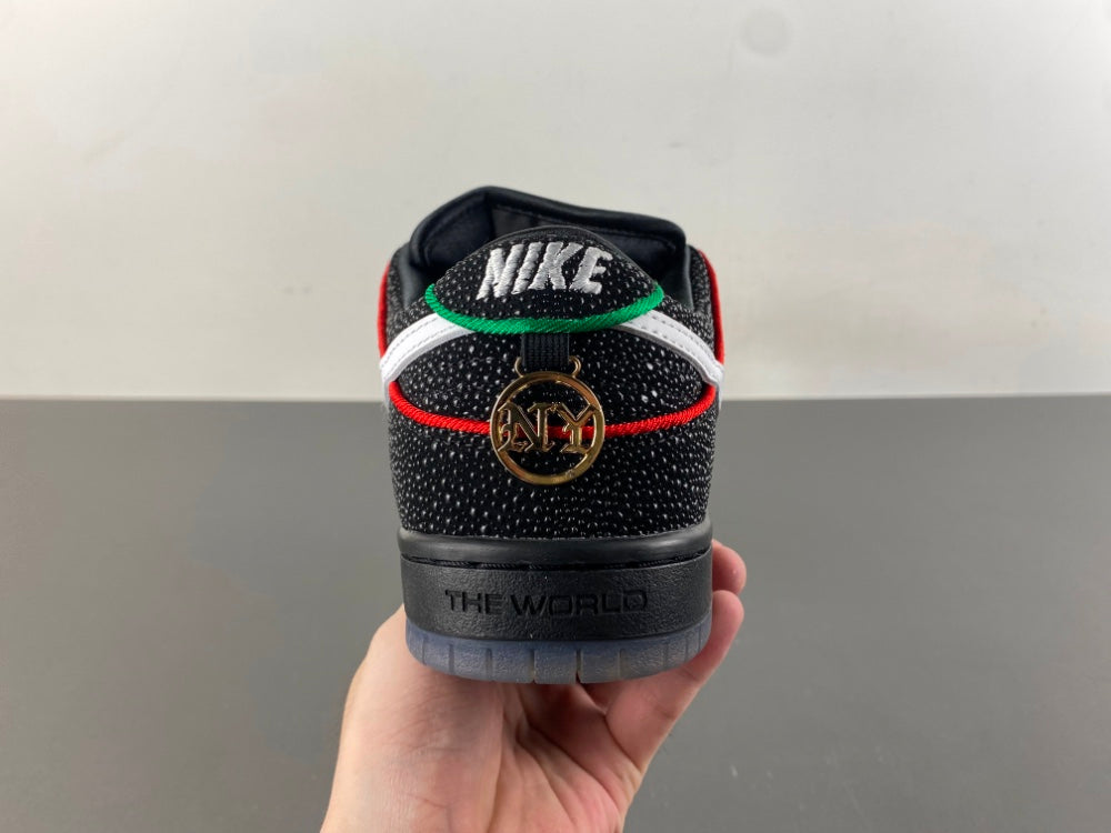 Nike SB Dunk Low Bronx Girls Skate