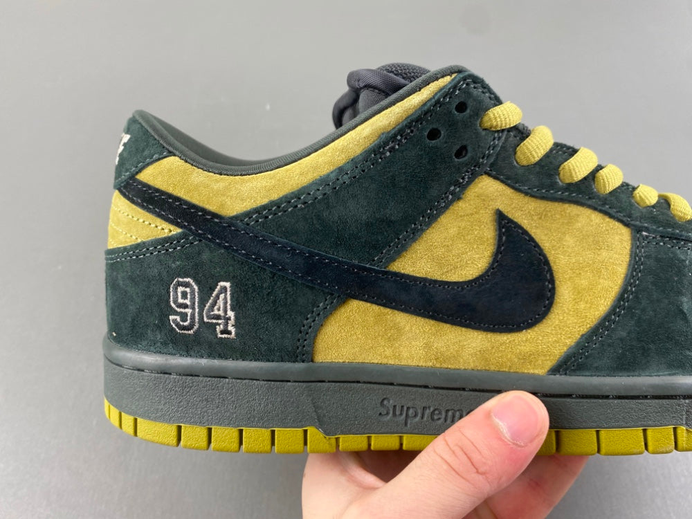 Nike SB Dunk Low "Camper Green"