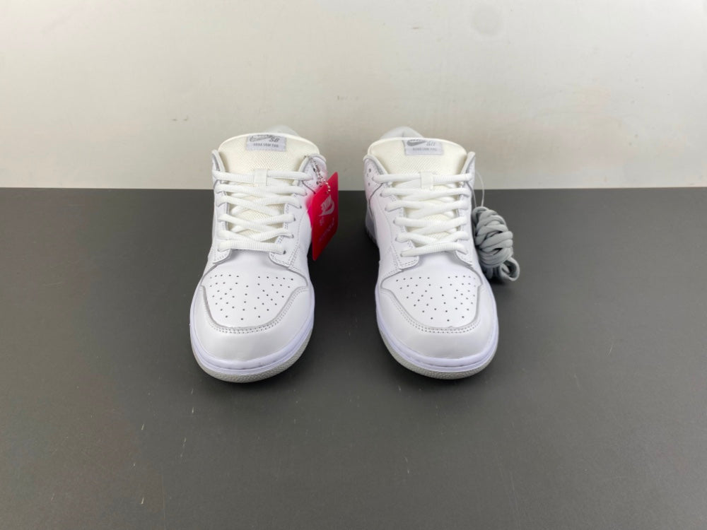 Nike SB Dunk Low Supreme 94 White/Metallic Silver