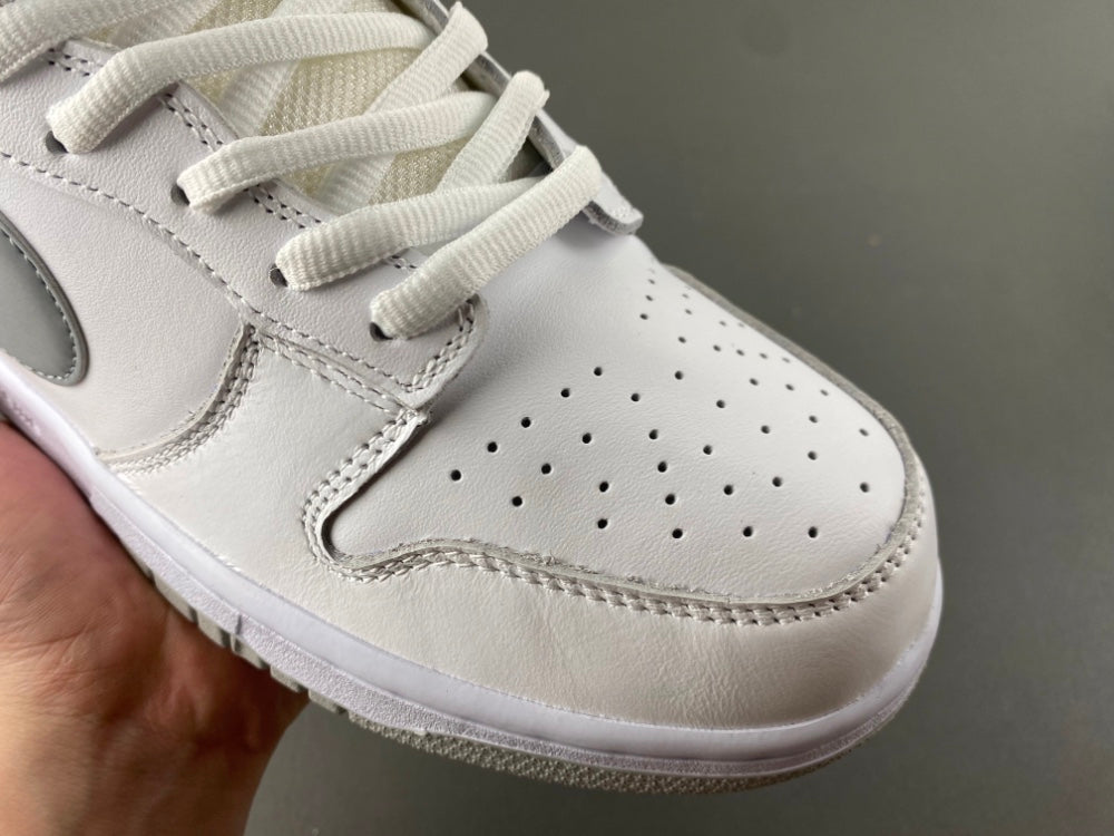 Nike SB Dunk Low Supreme 94 White/Metallic Silver