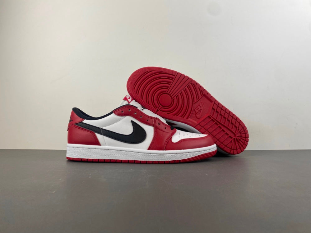 Air Jordan 1 Low OG Chicago.