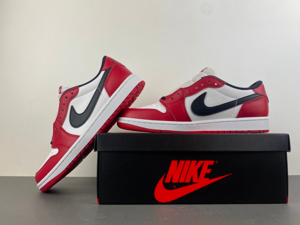 Air Jordan 1 Low OG Chicago.