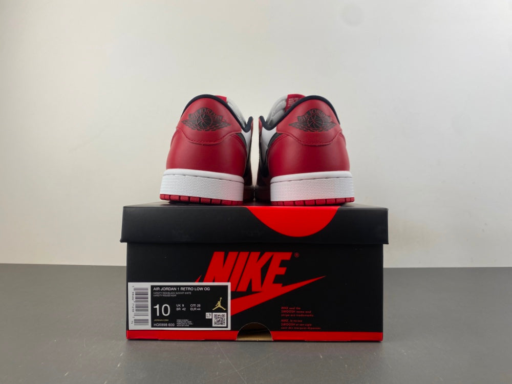 Air Jordan 1 Low OG Chicago.