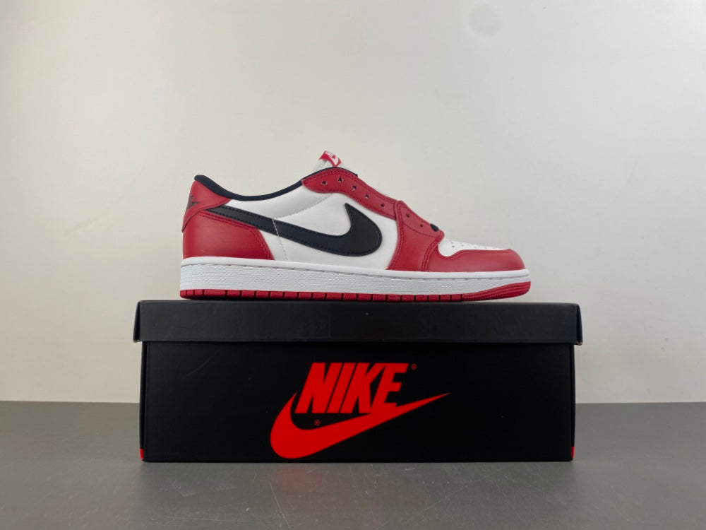 Air Jordan 1 Low OG Chicago.