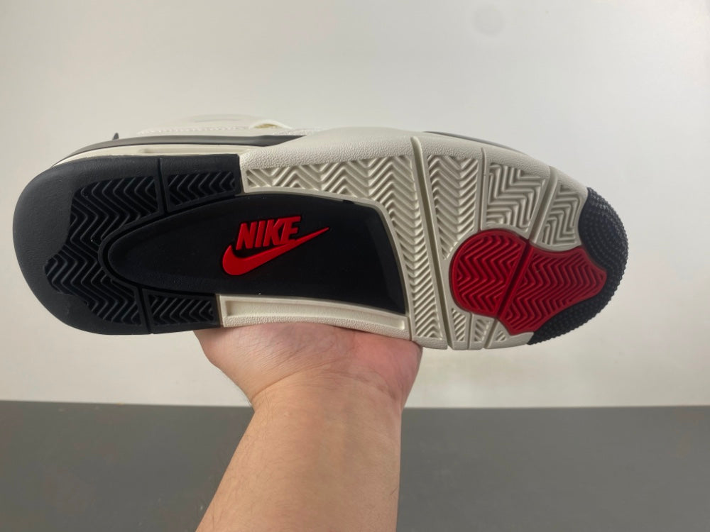 Air Jordan 4 "Flight Club"