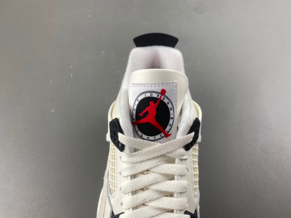 Air Jordan 4 "Flight Club"