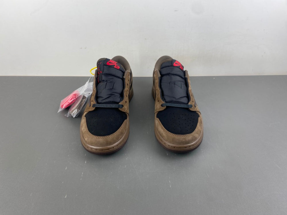 Air Jordan 1 Low OG SP x Travis Scott en color "Velvet Brown" y "Dark Mocha"