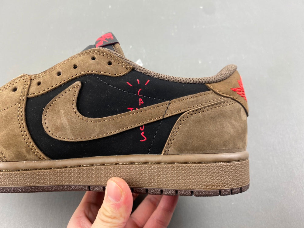 Air Jordan 1 Low OG SP x Travis Scott en color "Velvet Brown" y "Dark Mocha"