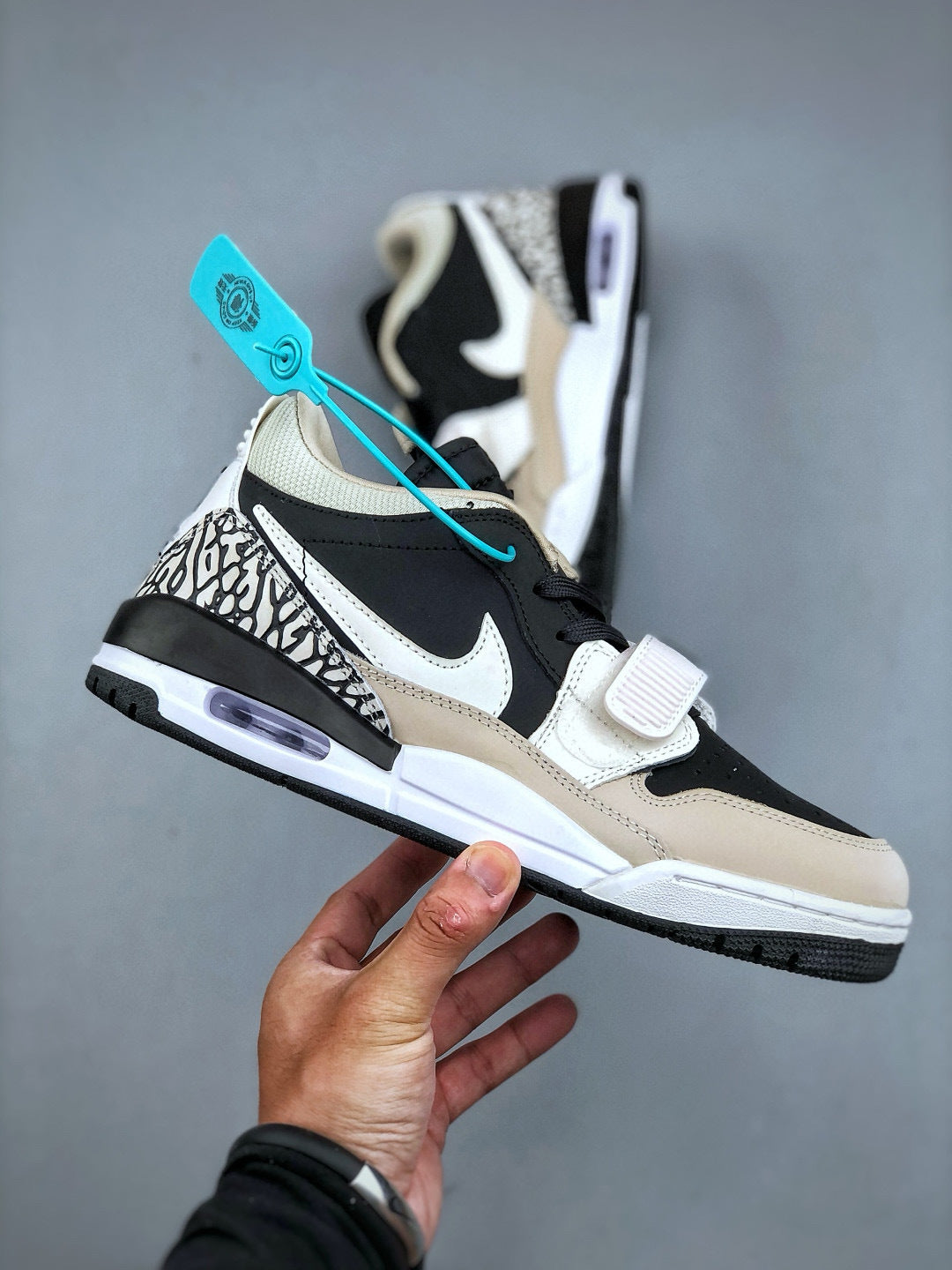 Jordan Legacy 312 Low "Rattan Off Noir"